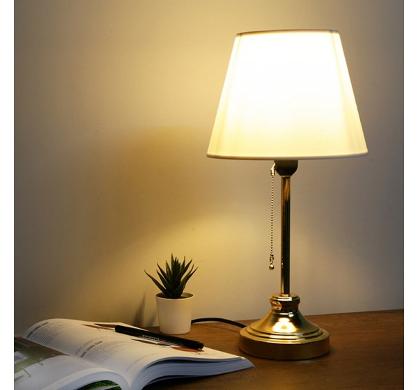 Φωτιστικό επιτραπέζιο Harrison Megapap ύφασμα/μέταλλο/Mdf χρώμα λευκό/χρυσό 22x17x45εκ.